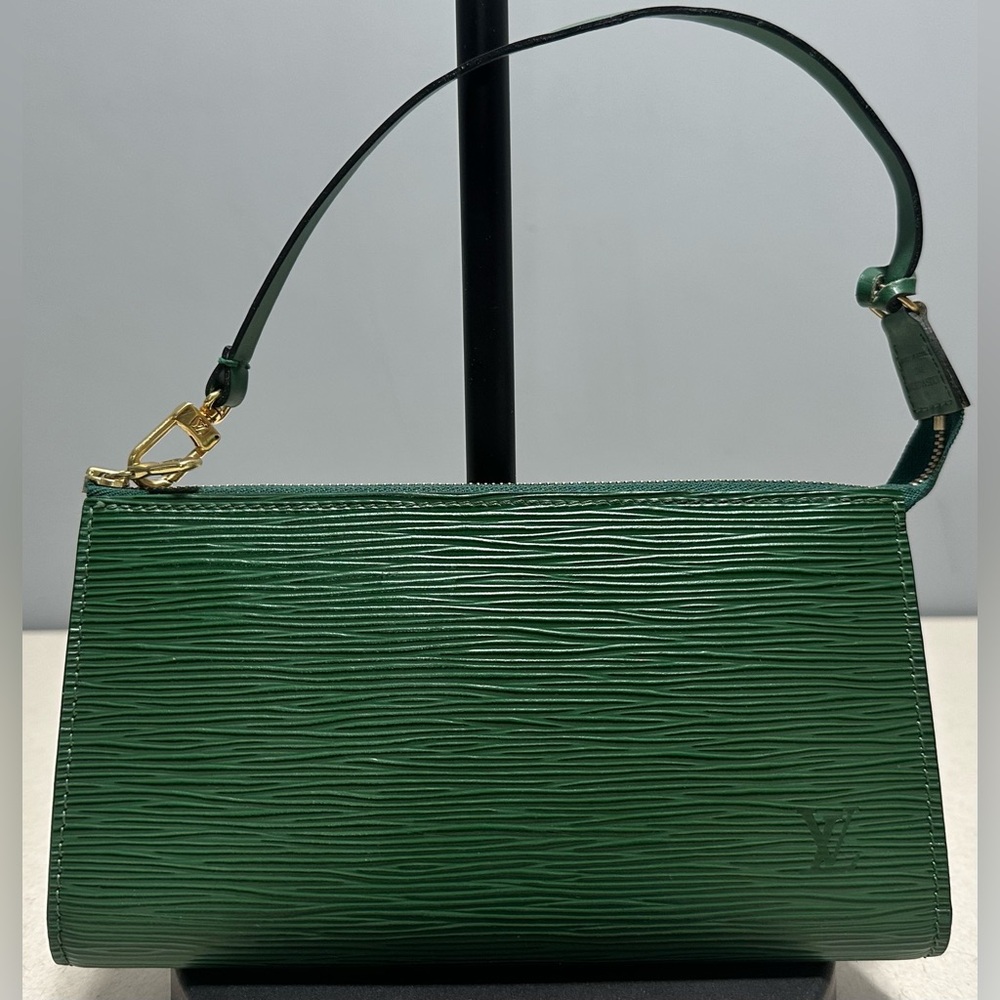 Louis Vuitton Epi Pochette Accessoires